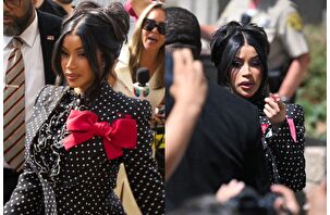 Cardi B, darp suçundan aklandığı dava çıkışında gazeteciye kalem fırlattı