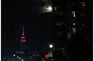 New York'ta 'Kanlı ay' görüntülendi