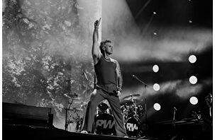 Robbie Williams'tan İstanbul konserine özel Türk hayranlarına video mesaj