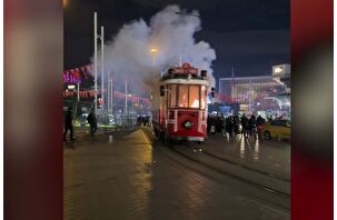 Taksim'de nostaljik tramvayda yangın çıktı