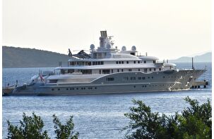 Dubai şeyhinin mega yatı, yakıt ikmali için Bodrum'da