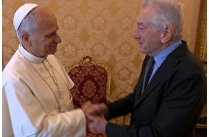 Papa'dan ünlü aktör De Niro'ya tespih hediyesi