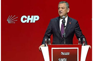 Özel'den 'Teslim olmayanlar burada' göndermesi