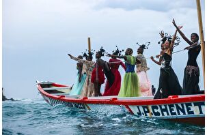 Dakar Moda Haftası balıkçı teknelerinde düzenlendi