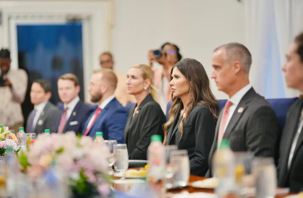 Bakanlıktan geçti, 'yasak aşk'tan geçemedi