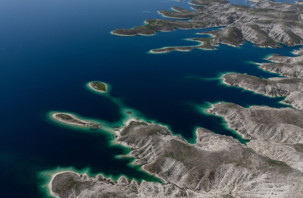 Atatürk Barajı'nda baharla birlikte kartpostallık görüntüler oluştu