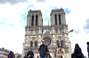 Fransa'da Notre Dame Katedrali'ndeki yangının üzerinden 7 yıl geçti