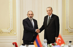 Erdoğan, Paşinyan'la normalleşme adımlarını konuştu