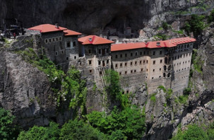 Sümela Manastırı ziyaretçilerin ilgi odağı