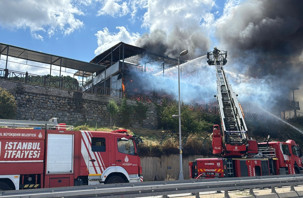 Maltepe'de restoran alev alev yandı