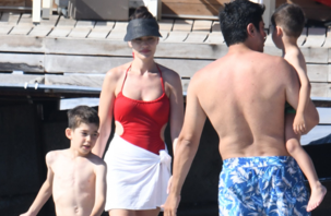 Burak Özçivit ve Fahriye Evcen'in keyifli tatili