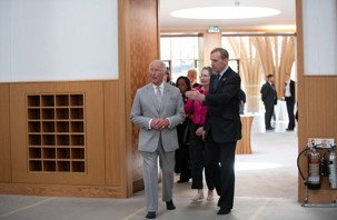 İngiltere Kralı Charles'tan cami ziyareti