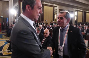 Ali Koç ayrıldı Dursun Özbek aday oldu