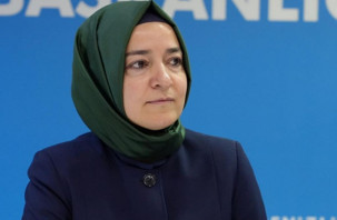 Fatma Betül Sayan Kaya, AK Parti'den ihraç edildi