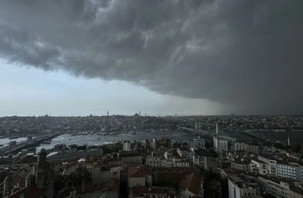 İstanbul'da salı günü için kuvvetli yağış alarmı