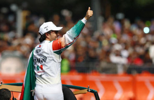 Sergio Perez, Meksika Grand Prix'si öncesinde gösteri sürüşü yaptı