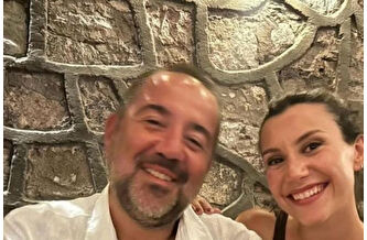 Ata Demirer, sevgilisiyle Yunan adalarında