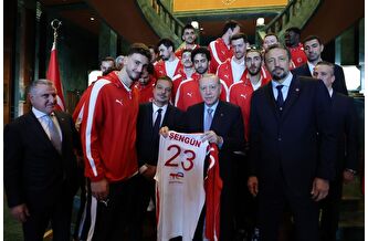 Cumhurbaşkanı Erdoğan 12 Dev Adam'ı kabul etti