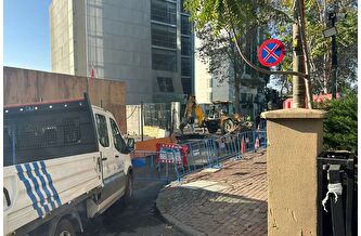 İş dünyasının gözde caddesindeki yol yine çöktü