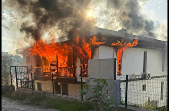 Villada bağımlı dehşeti: 2 jandarma yaralı, 1 ölü