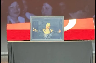 Abacı'ya ünlü dostlarından duygusal veda