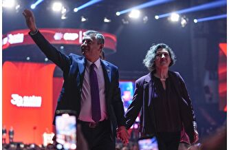 Özgür Özel yeniden CHP'nin genel başkanı seçildi