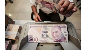 Bankalar mevduatta ve kredide sıkılığı sürdürüyor