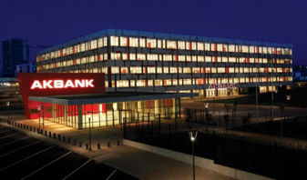 Akbank takipteki 1,5 milyar liralık alacağını sattı