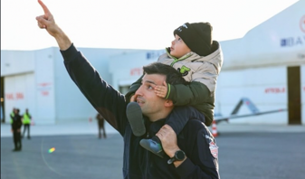 Selçuk Bayraktar'dan 'Özel' dizeyle 23 Nisan mesajı