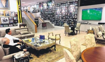Aziz Yıldırım'ın Man Cave'i