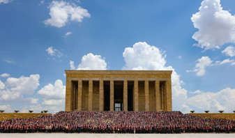 Koç Topluluğu 100. yılında Anıtkabir'de