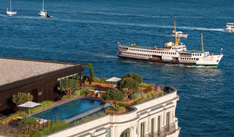 İstanbul Boğazı'nda 1,5 milyonluk gece