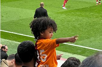 Eski Galatasaraylı futbolcu Ryan Donk'un oğlu, sarı-kırmızılıların maçını tribünden izledi