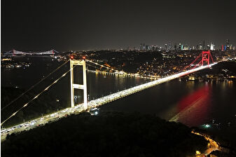 Fatih Sultan Mehmet Köprüsü "sarı-kırımızı" oldu