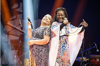 Buika ve Kibariye, Harbiye Cemil Topuzlu Açıkhava Tiyatrosu'nda konser verdi