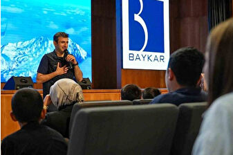 Selçuk Bayraktar, koruma altındaki çocukları Baykar’da ağırladı: İHA ve SİHA üretim süreçleri yerinde görüldü