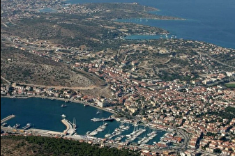 Çeşme'de 164 milyon TL'lik taşınmaz satışı