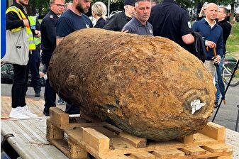 Köln'de 20 bin kişiyi tahliye ettiren İkinci Dünya Savaşı'ndan kalma patlamamış bombalar etkisiz hale getirildi