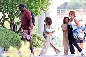 Michael Jordan, eşi ve ikiz kızlarıyla tatil için Sardunya'yı seçti