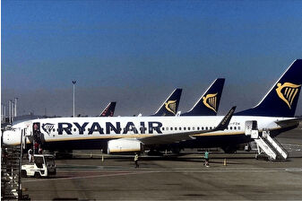 Ryanair'den uçak sarhoşlarına '500 sterlin ceza' kararı