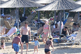 Oyuncu Selahattin Paşalı, eşi ve kızıyla Bodrum’da tatil sezonunu açtı
