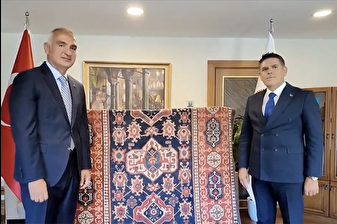 5 asırlık Uşak halısı yuvaya döndü