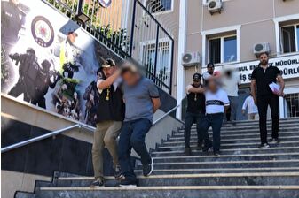 3 Perulu Zeytinburnu'nda 1,5 milyon TL'lik soygun yaptı