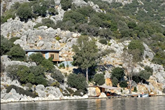 Kekova'da İngiliz'in kaçak villasında mühür ve kira tezgâhı