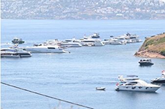 Bodrum koyları tekne park yerine döndü