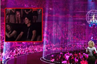 Justin Trudeau, Katy Perry'nin Lifetimes Turnesi'nde 'Firework' şarkısını söylerken görüntülendi