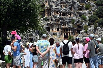 Antalya ziyaretçi rekoru kırdı