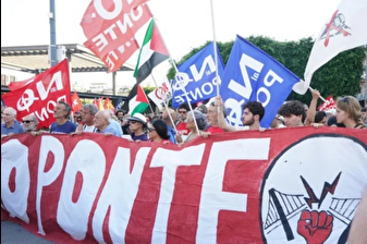 Sicilya'da binlerce kişi İtalya ile Sicilya'yı bağlayacak köprüyü protesto etti