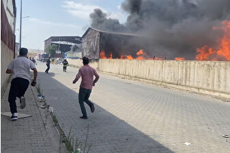 Eskişehir’de geri dönüşüm sitesinde korkutan yangın: Üç fabrika küle döndü, hava desteğiyle kontrol altına alındı