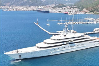 Rus milyarder Abramoviç'in yatı 'Eclipse' Marmaris'ten demir aldı
